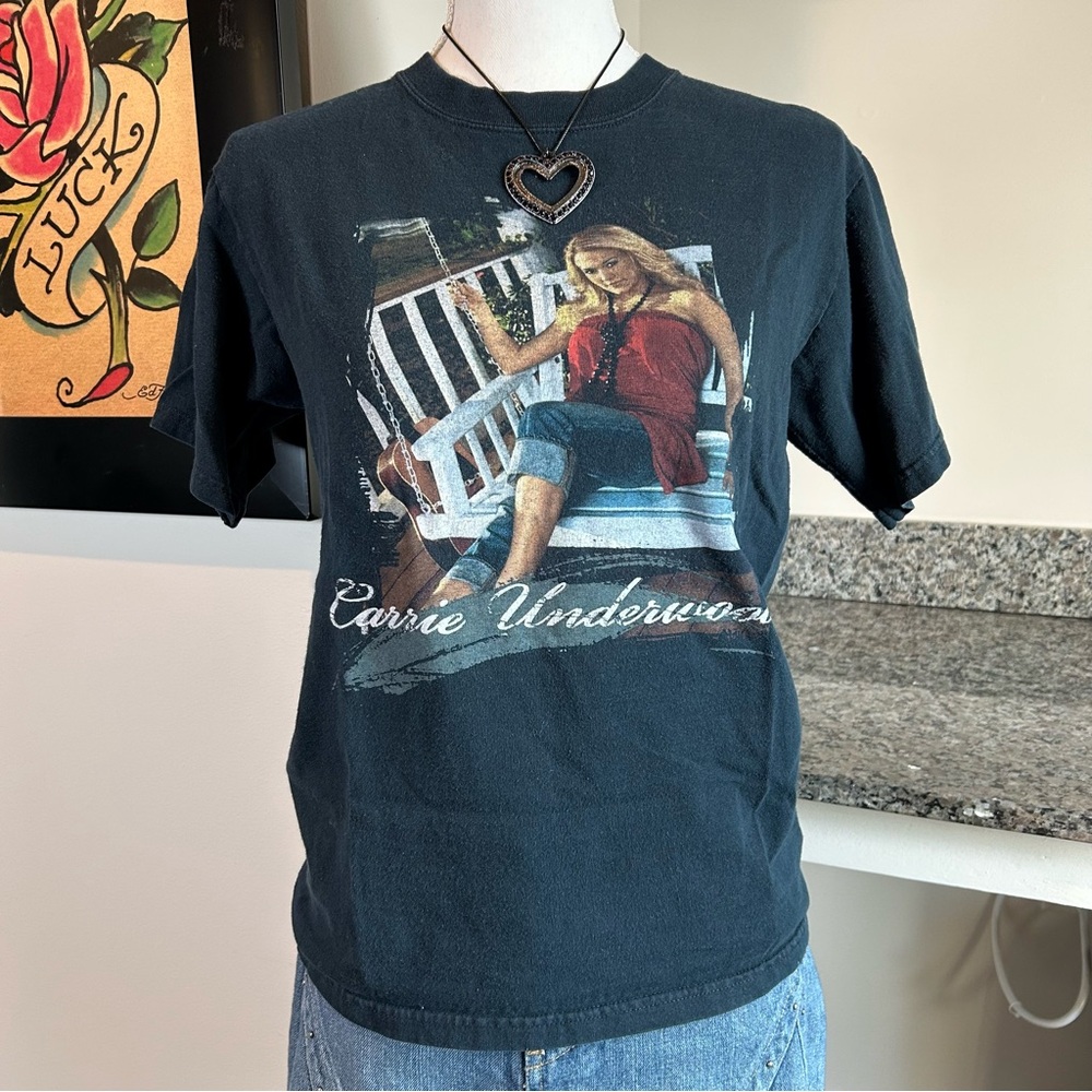 Carrie Underwood 2006 Country Music Small Graphic T-shirt